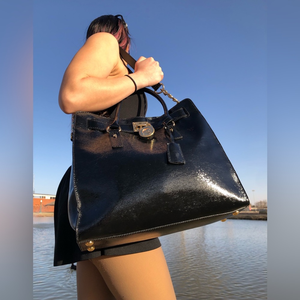 💥Moving to @the_bag_guy💥Michael Kors - Hamilton- Large Black Patent